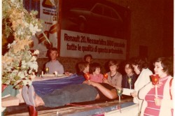 05   1980   funerale a san spirito   dietro da sinistra speack and doech