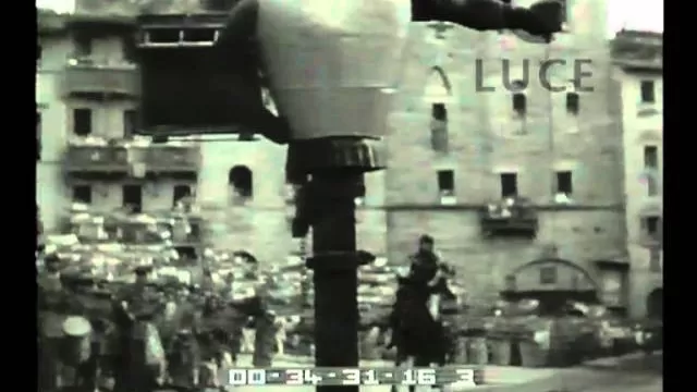 Arezzo: la giostra del saracino del 1949 - RcR0eKHkZAI