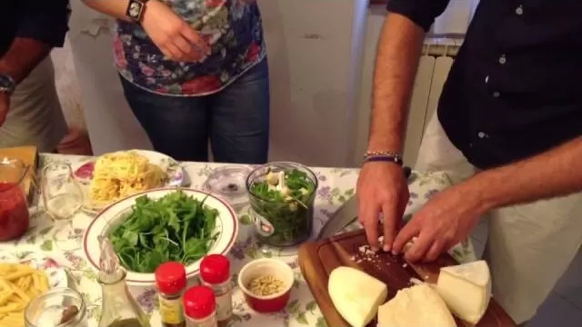 Mani in Pasta - Due primi piatti per Porta Crucifera e Sant'Andrea - ewDySvSU3Go