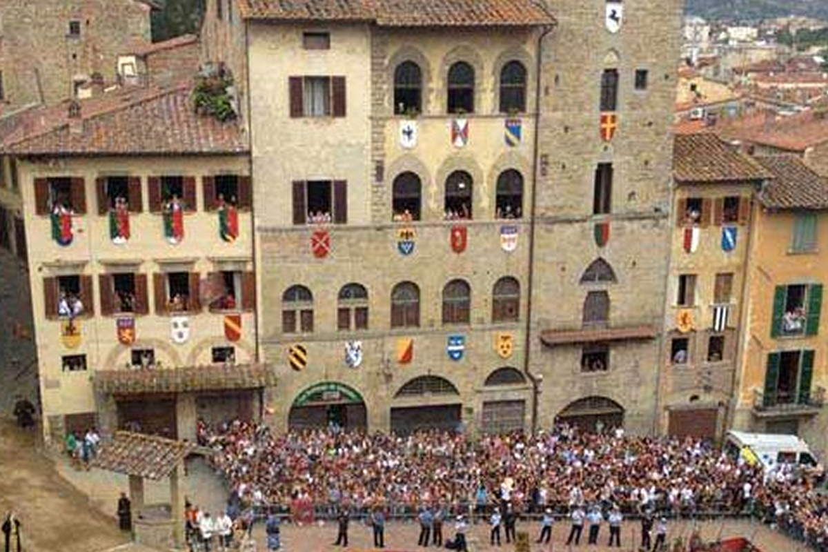1997, Piazza Grande cambia veste