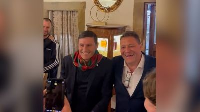 Javier Zanetti riceve il Foulard di Porta Crucifera dal Rettore (video)